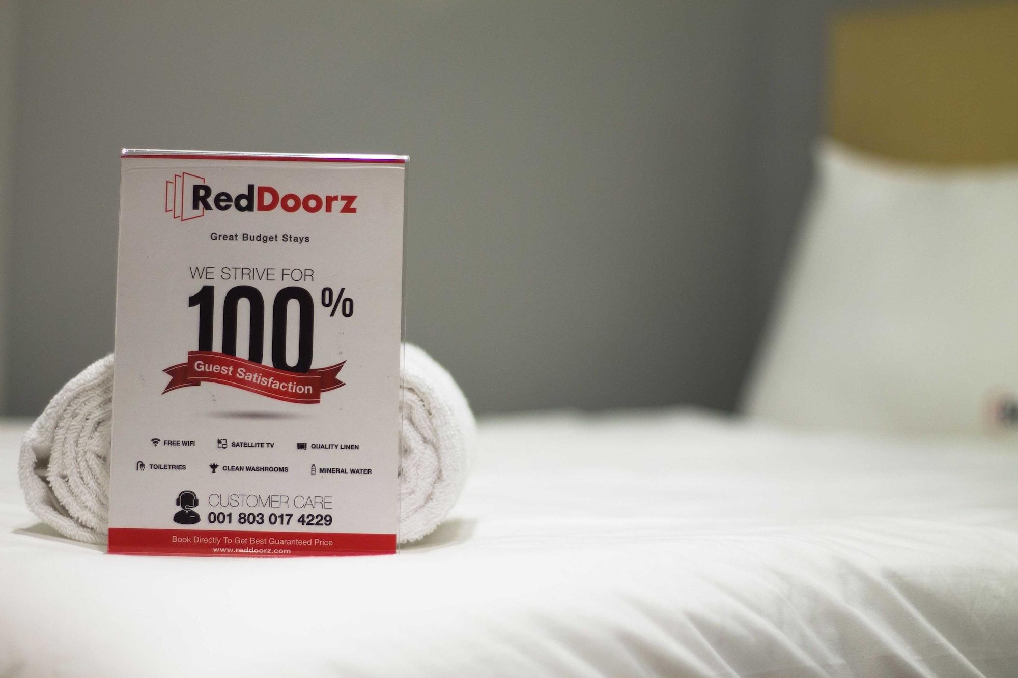 Reddoorz Plus @ Setiabudi Tengah Jacarta Exterior foto