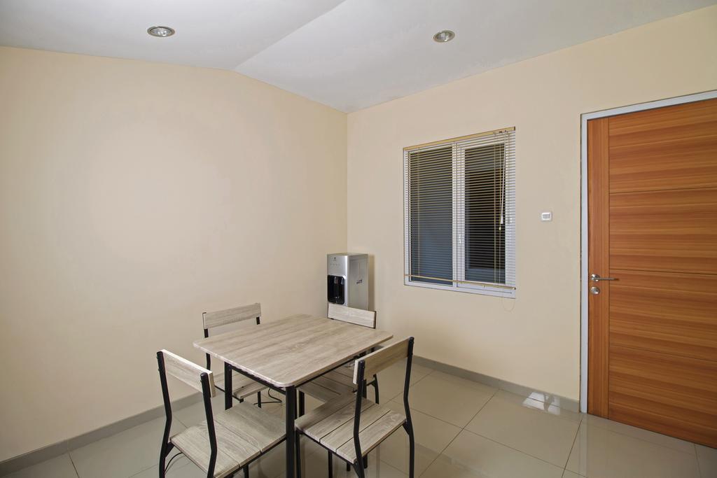 Reddoorz Plus @ Setiabudi Tengah Jacarta Exterior foto