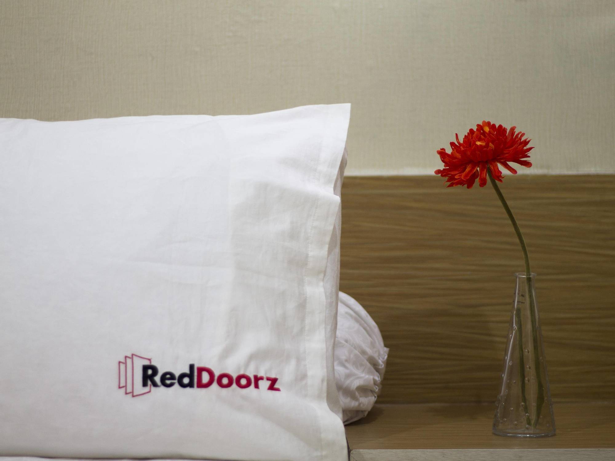 Reddoorz Plus @ Setiabudi Tengah Jacarta Exterior foto
